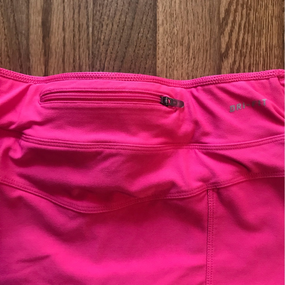 Nike Dri-Fit Knee-length Skirted Short Leggings; Medium - Picture 6 of 7